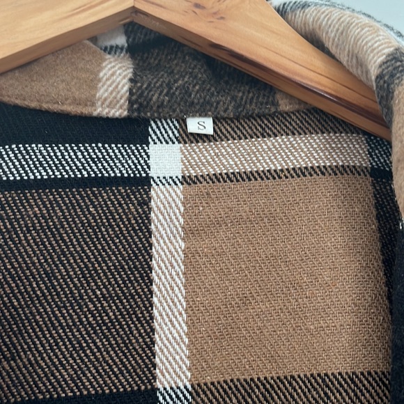 Women’s Jacket - Picture 2 of 4